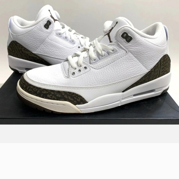 Jordan Other - ✨️Flash Sale ✨️Air Jordan 3 Retro in excellent pre-owned condition size 11
